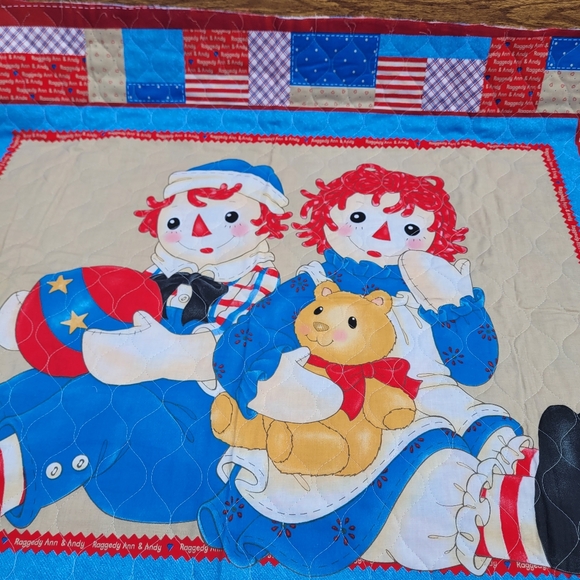 Raggedy Ann and Andy baby quilt - Picture 2 of 6